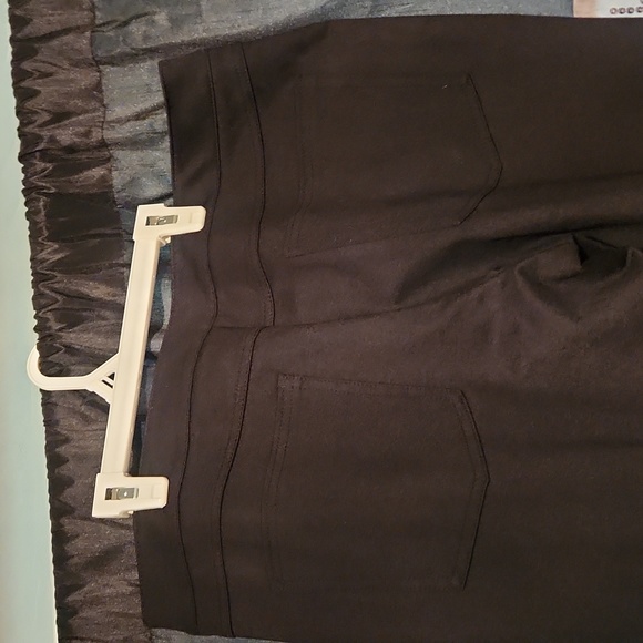 ⚫️WHITE HOUSE BLACK MARKET PANTS - Picture 4 of 4